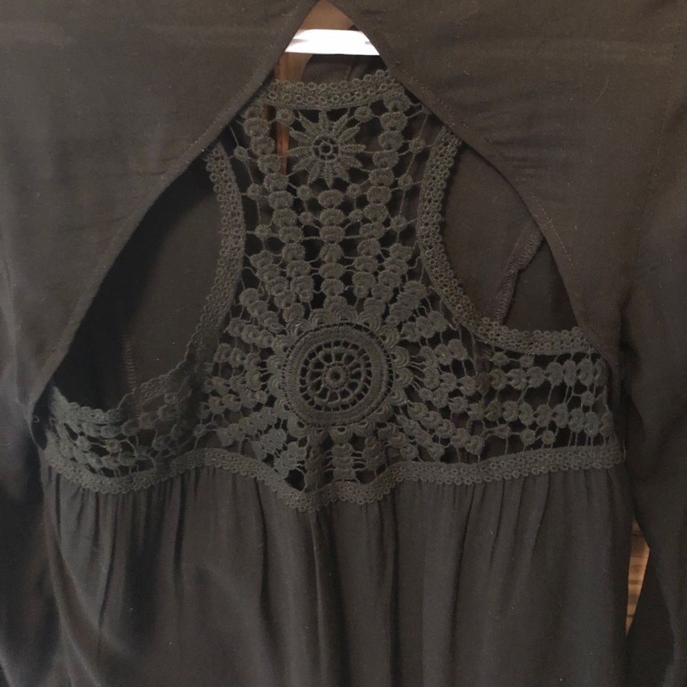 Button down w/ open Back - Picture 3 of 4
